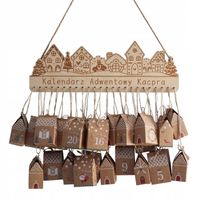 Drewniany kalendarz adwentowy z imieniem, wiszący + 24 domki do złożenia