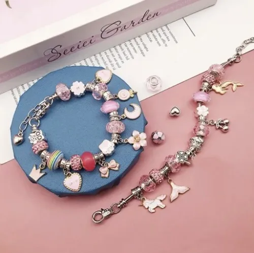 Zestaw do Robienia Bransoletek Koraliki Biżuterii Prezent Zawieszki Kuferek na Arena.pl