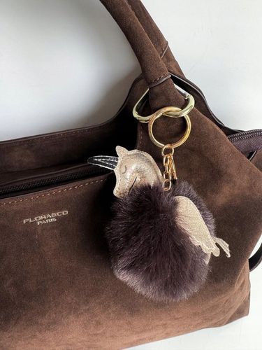 Torebka Flora&Co duża czekoladowa zamsz eco zamszowa breloczek brąz shopper na Arena.pl