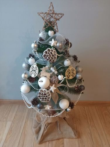 Choinka NA PNIU ubrana Z DEKORACJĄ ozdobami ubrana 100 cm z lampkami LED na Arena.pl