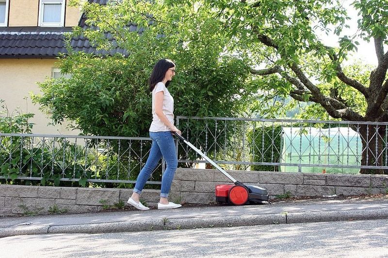 HAAGA STARMIX 255 ZAMIATARKA RĘCZNA PROWADZONA URZĄDZENIE SPRZĄTAJĄCE Z SYSTEMEM TURBO 55cm KLASA PREMIUM EWIMAX-OFICJALNY DYSTRYBUTOR - AUTORYZOWANY DEALER HAAGA zdjęcie 12