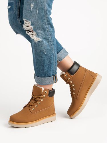 TRAPERKI NA PLATFORMIE Rozmiar - 40 na Arena.pl