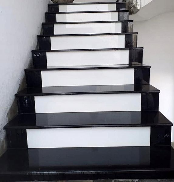 Biały podstopień do schodów 20cm WYSOKI POŁYSK zdjęcie 1