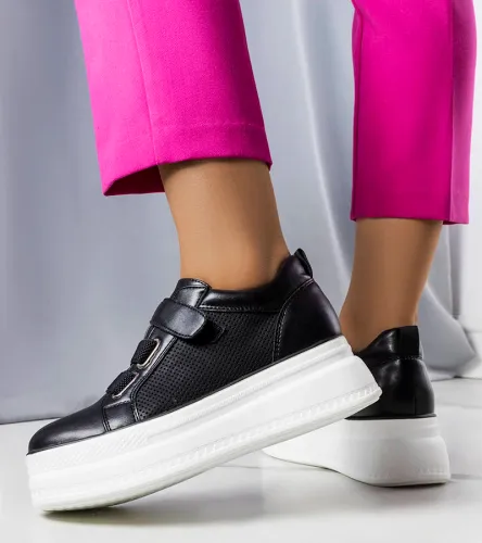 Czarne sneakersy na platformie Armina 39 na Arena.pl