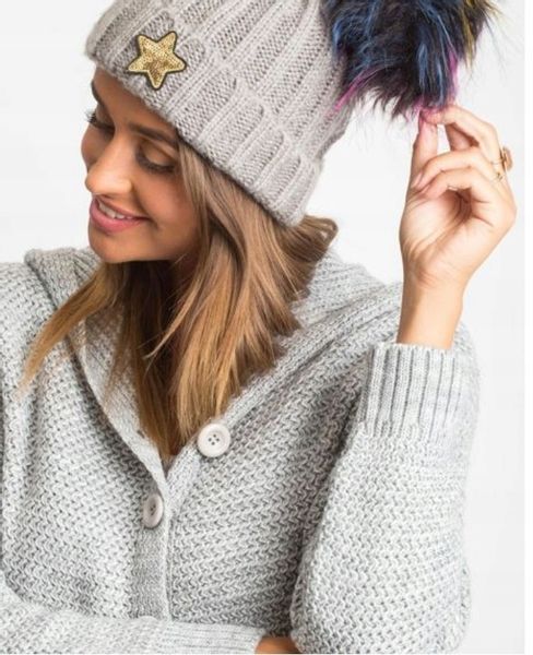 Czapka damska zimowa szara z pomponem zdjęcie 1