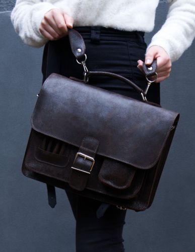 Teczka Grafen - Stefania Brązowy na Arena.pl