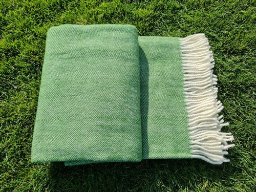 Koc wełniany z frędzlami 150x200 DIAGONAL wełna nowozelandzka zielony na Arena.pl