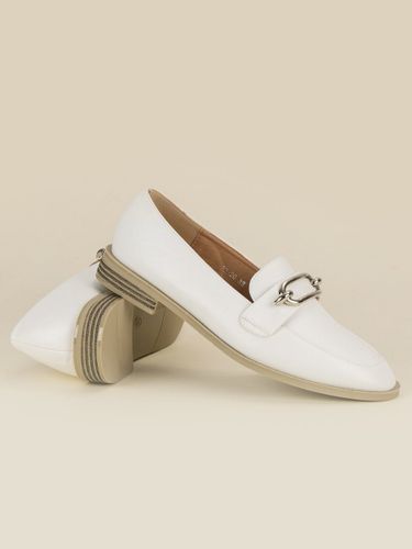 BIAŁE MOKASYNY Rozmiar - 38 na Arena.pl