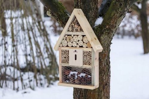 BUDKA LĘGOWA DOMEK HOTEL MOTYLI Z KORĄ + KLOCEK DLA OWADÓW TRAPEZ Z DREWNA na Arena.pl