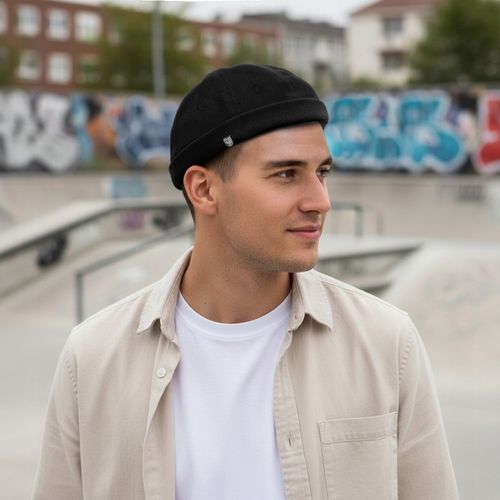 Czapka DOKERKA krótka leonka bez daszka CZARNA Pako Jeans na Arena.pl