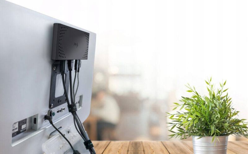 i-tec USB 3.0 / USB-C / Thunderbolt 3 Dual Display Docking Station zdjęcie 3