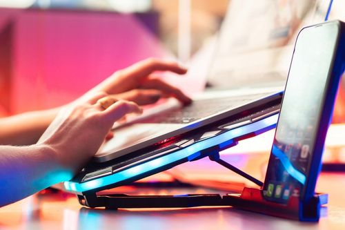 PODSTAWKA PODKŁADKA CHŁODZĄCA POD LAPTOPA REGULOWANA 9-17'' LED RGB 2x USB na Arena.pl