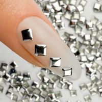 ShinePins gładkie ćwieki ozdoby do paznokci kwadratowe large NTN Nr 2 5g