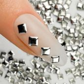 ShinePins gładkie ćwieki ozdoby do paznokci kwadratowe large NTN Nr 2 5g
