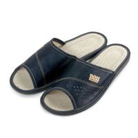 Kapcie męskie z haftowanym napisem BOSS