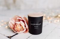 ŚWIECA SOJOWA PIWONIA 300 ML AROMMA WYRAZISTA KWIATOWA CZAS PALENIA 50