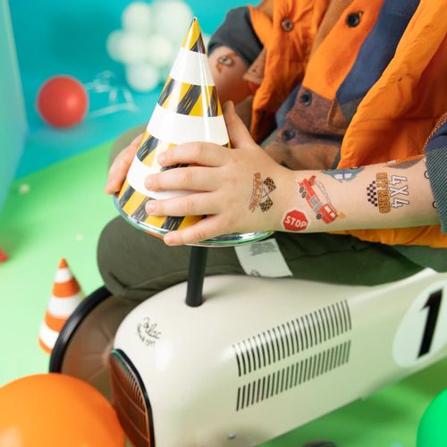 Czapeczki urodzinowe Auta, 6 szt. na Arena.pl