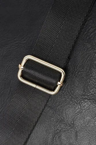 torebka damska nobo listonoszka czarna na złotym łańcuszku na Arena.pl