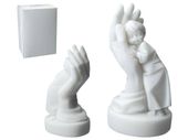 Chłopczyk na dłoni -alabaster grecki