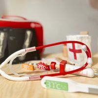 DLA DZIECI DREWNIANY ZESTAW   MAŁEGO DOKTORA AKCESORIA