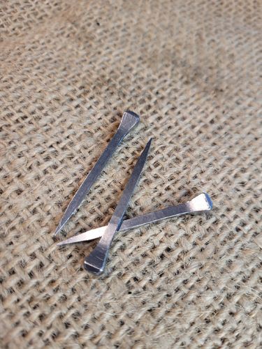 Kute gwoździe do wieszaków na klucze itp 10 sztuk mniejsze 45 mm surowe na Arena.pl