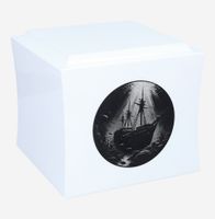 Urna z wrakiem statku morskiego Urna na prochy Biała