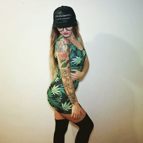 SUKIENKA BLACK WEED na Arena.pl