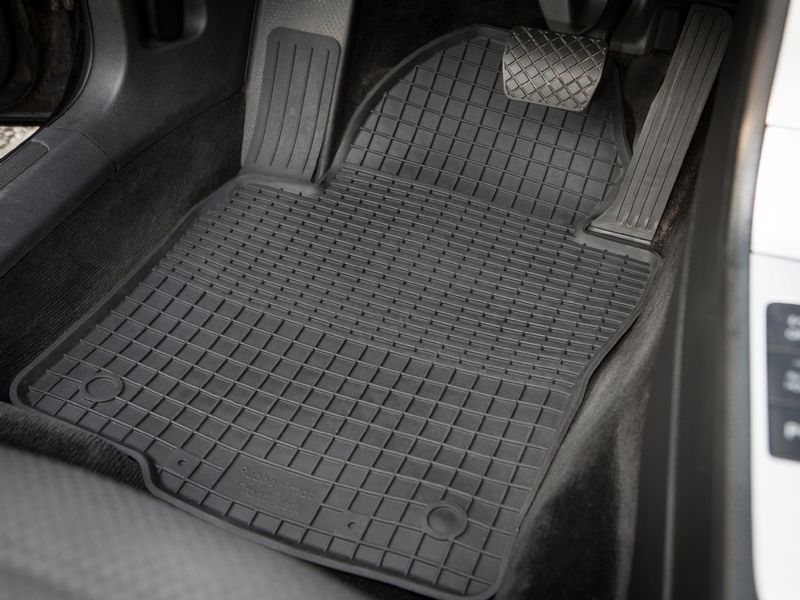 Dywaniki gumowe do BMW 7 E65 TUNEL zdjęcie 9