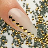 ShinePins gładkie ćwieki ozdoby do paznokci kwadratowe mini NTN Nr 9 5g