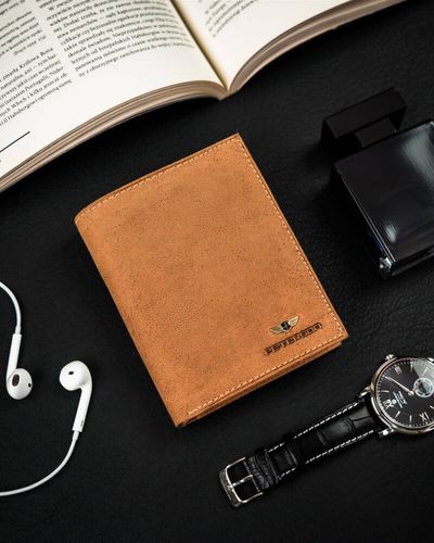 Skorzany portfel meski na karty na Arena.pl