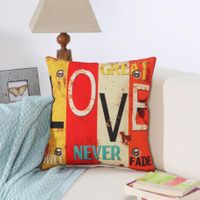 Poszewka na poduszkę z napisami Love Never 45x45cm
