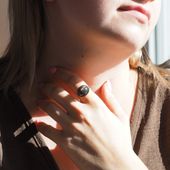 Pierścionek z owalnym Kamieniem Słonecznym w srebrze złoconym