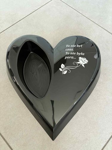 Stroik na grób cmentarz Kompozycja nagrobna funeralna SERCE To nie był czas na Arena.pl