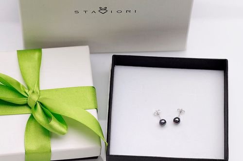 Srebrne kolczyki Staviori z perłami na Arena.pl