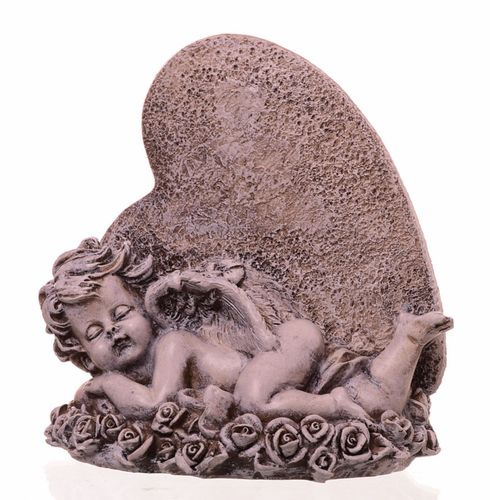 Anioł leżący z sercem na Arena.pl