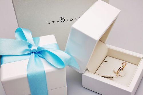 pierścionek zaręczynowy z dwukolorowego złota z brylantem 0,15ct na Arena.pl