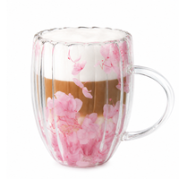 szklanka termiczna ryflowana z kwiatami w środku, gipsówka róż 300 ml