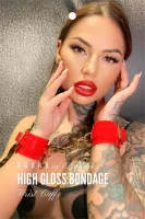 kinky diva high gloss kajdanki na nadgarstki czerwone, wegańska skora