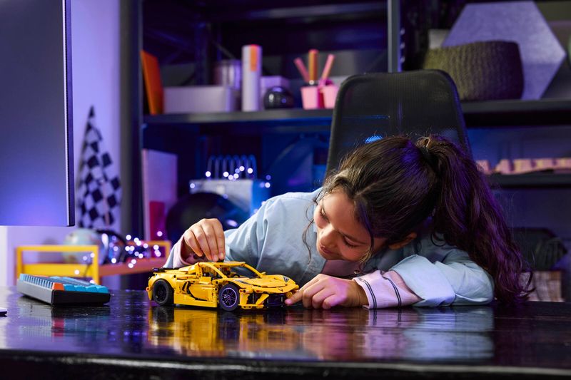 LEGO Technic Chevrolet Corvette Stingray 42205 model samochodu zdjęcie 8