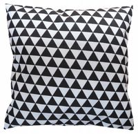 Poduszka poszewka bawełniana czarno biała trójkąty modna