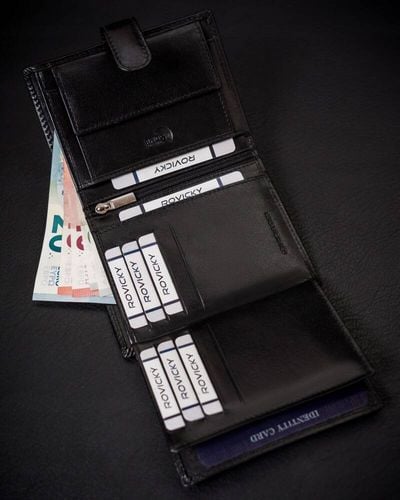 portfel męski wyposażony w system rfid wykonany ze na Arena.pl