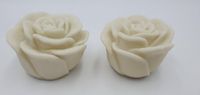 róża plastikowa biała 6x6x4cm   2szt.