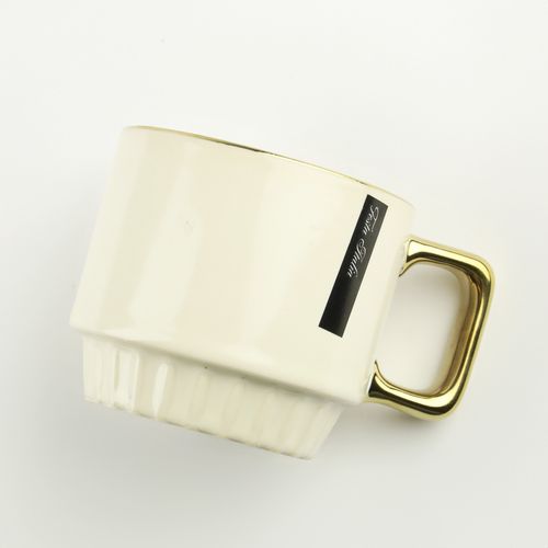 CERAMICZNY KUBEK NA KAWĘ HERBATĘ KREMOWY ZDOBIONY ZE ZŁOTYM UCHEM 320ML na Arena.pl