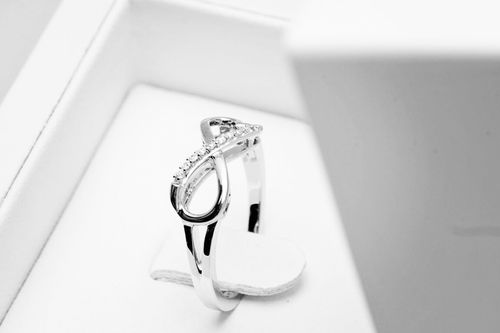 Złoty pierścionek PBD3907 - Diament na Arena.pl