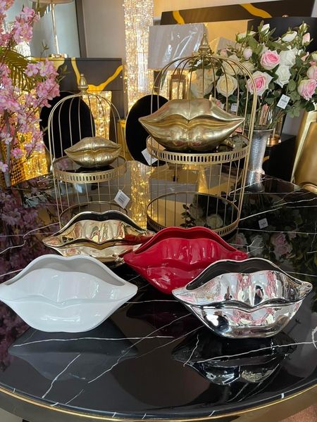 Złoty wazon osłonka usta zdjęcie 5