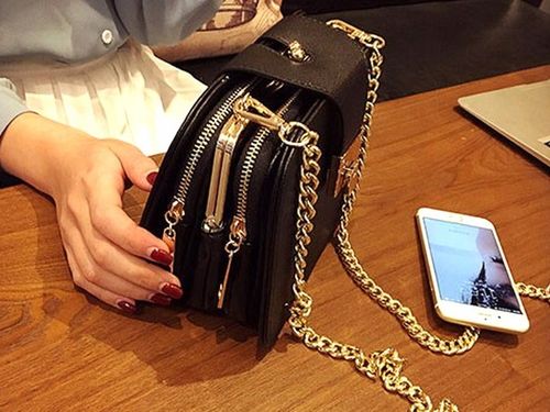 Torebka Damska KUFEREK Czarna Pojemna Elegancka na Łańcuszku Usztywniana na Arena.pl