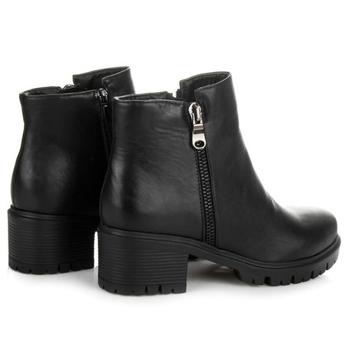 BOTKI Z PROTEKTOREM Rozmiar - 38 na Arena.pl