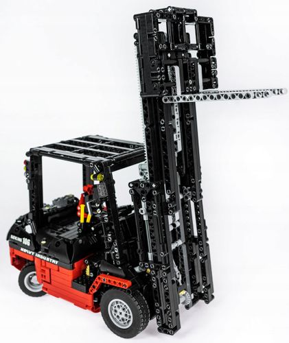 WÓZEK WIDŁOWY  STEROWANA KLOCKI TECHNIC 1719 el. na Arena.pl
