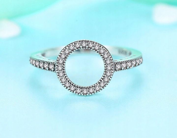 Pierścionek srebrny kółeczko cyrkonie drobne kryształki elegancki stal 925 zdjęcie 4