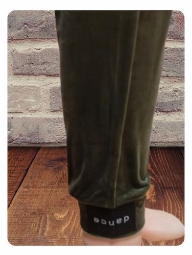 Spodnie welurowe z kieszeniami bawełna MODNE prążki DASIRE M zielone na Arena.pl